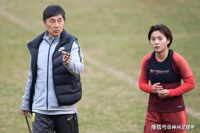 皮奥：我该请门柱吃顿饭 曼奇尼鼓励我们享受比赛